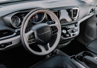 Chrysler-Pacifica-